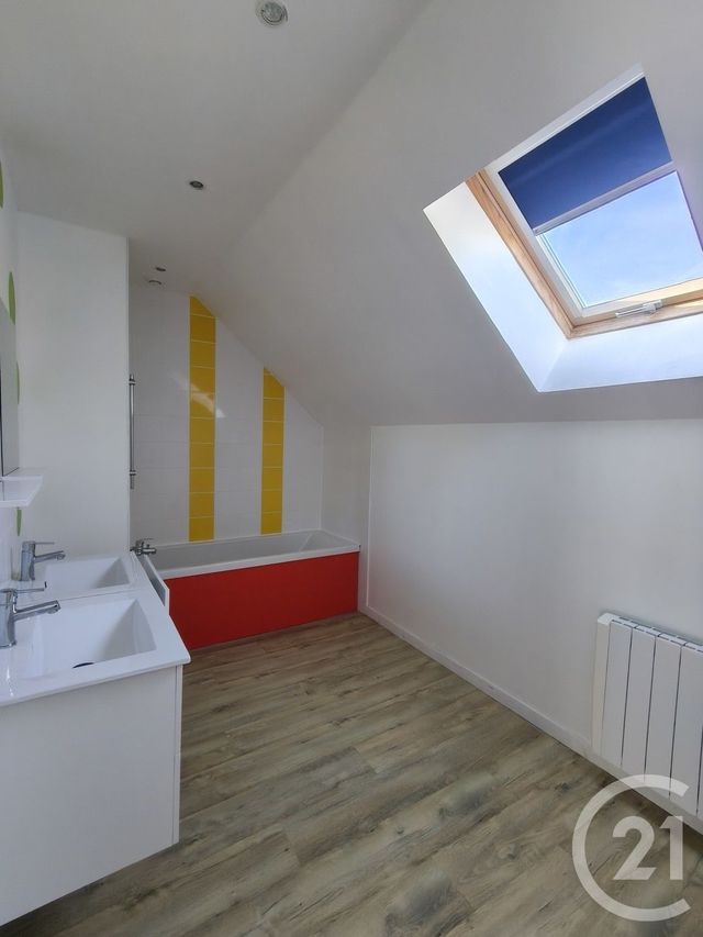 maison à louer - 6 pièces - 204.0 m2 - ST LAURENT EN CAUX - 76 - HAUTE-NORMANDIE - Century 21 Accore