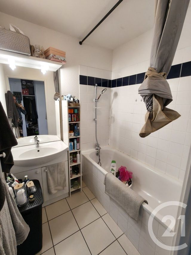 Appartement à louer - 2 pièces - 43.59 m2 - ST VALERY EN CAUX - 76 - HAUTE-NORMANDIE - Century 21 Accore